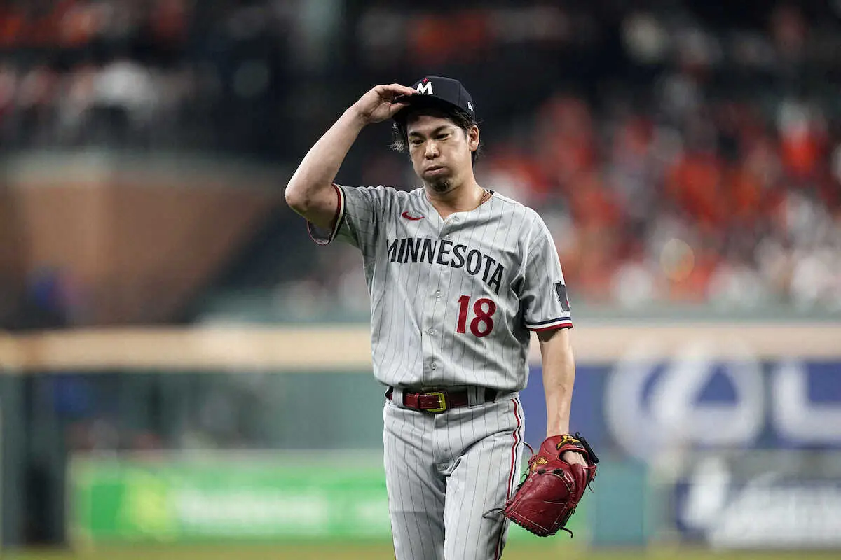 地区シリーズ第1戦で2番手で登板した前田（AP）