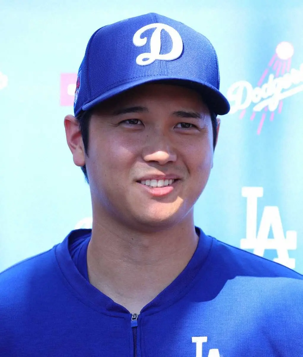 笑顔で結婚について語る大谷（撮影・白鳥　佳樹）