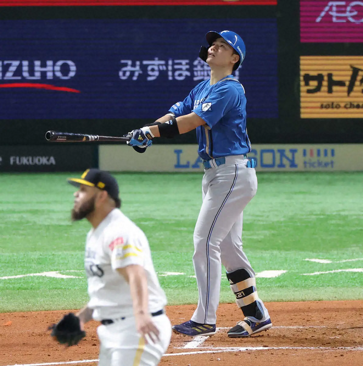 ＜ソ・日＞8回、好機で外野フライに倒れる清宮（撮影・岡田　丈靖）