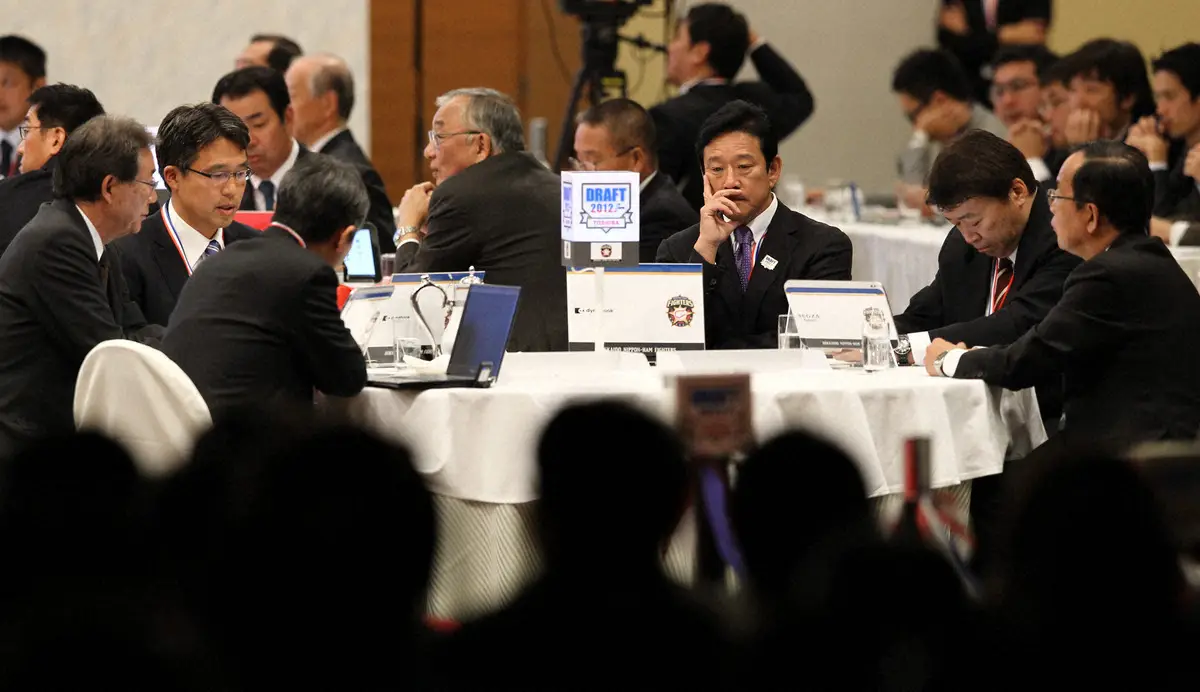 12年のドラフト会議で大谷翔平の交渉権を獲得も厳しい表情を見せる当時の日本ハム栗山英樹監督