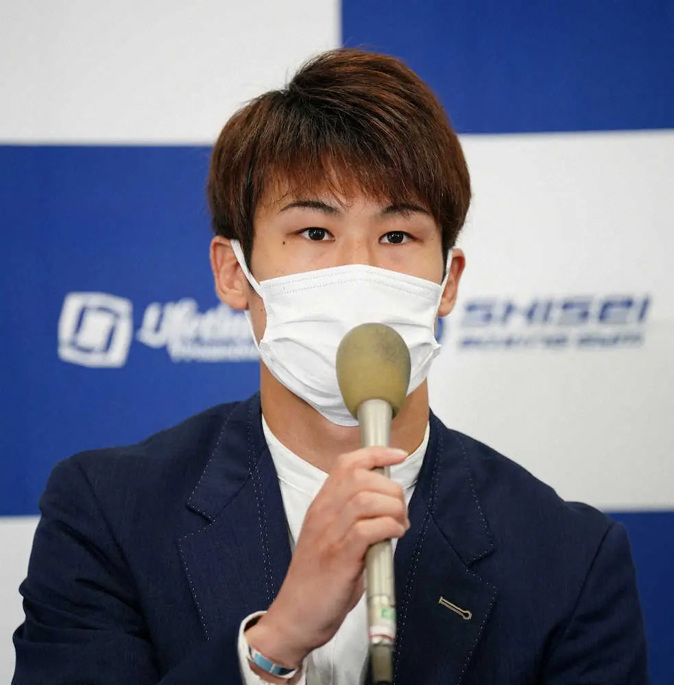 ＜堤駿斗会見＞意気込みを語る堤（撮影・島崎忠彦）
