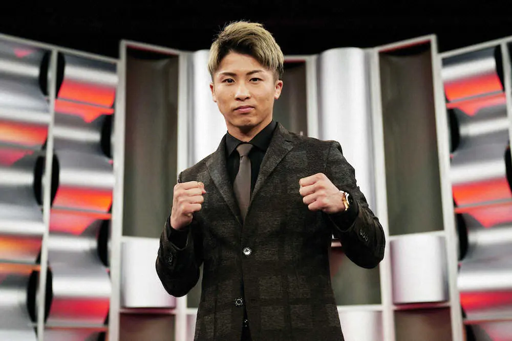 ファイティングポーズをとる井上尚弥（撮影・木村　揚輔）
