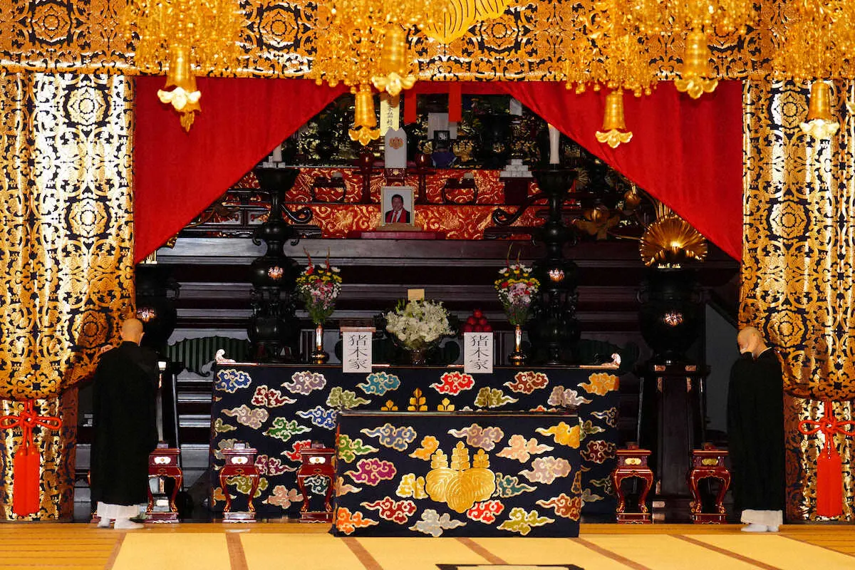 ＜アントニオ猪木さん四十九日法要＞法要でのアントニオ猪木さんの遺影（撮影・島崎忠彦）