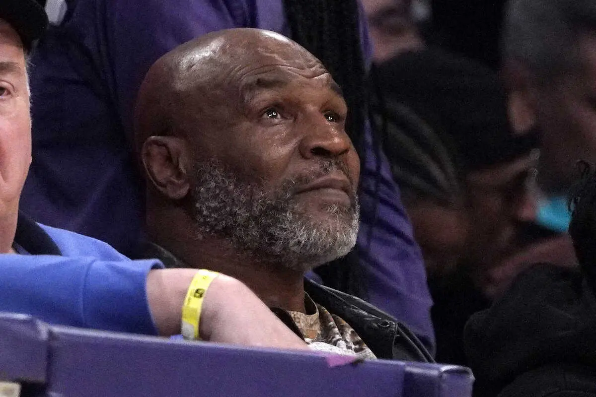 昨年２月にNBAの試合を観戦したときのタイソン氏（AP）
