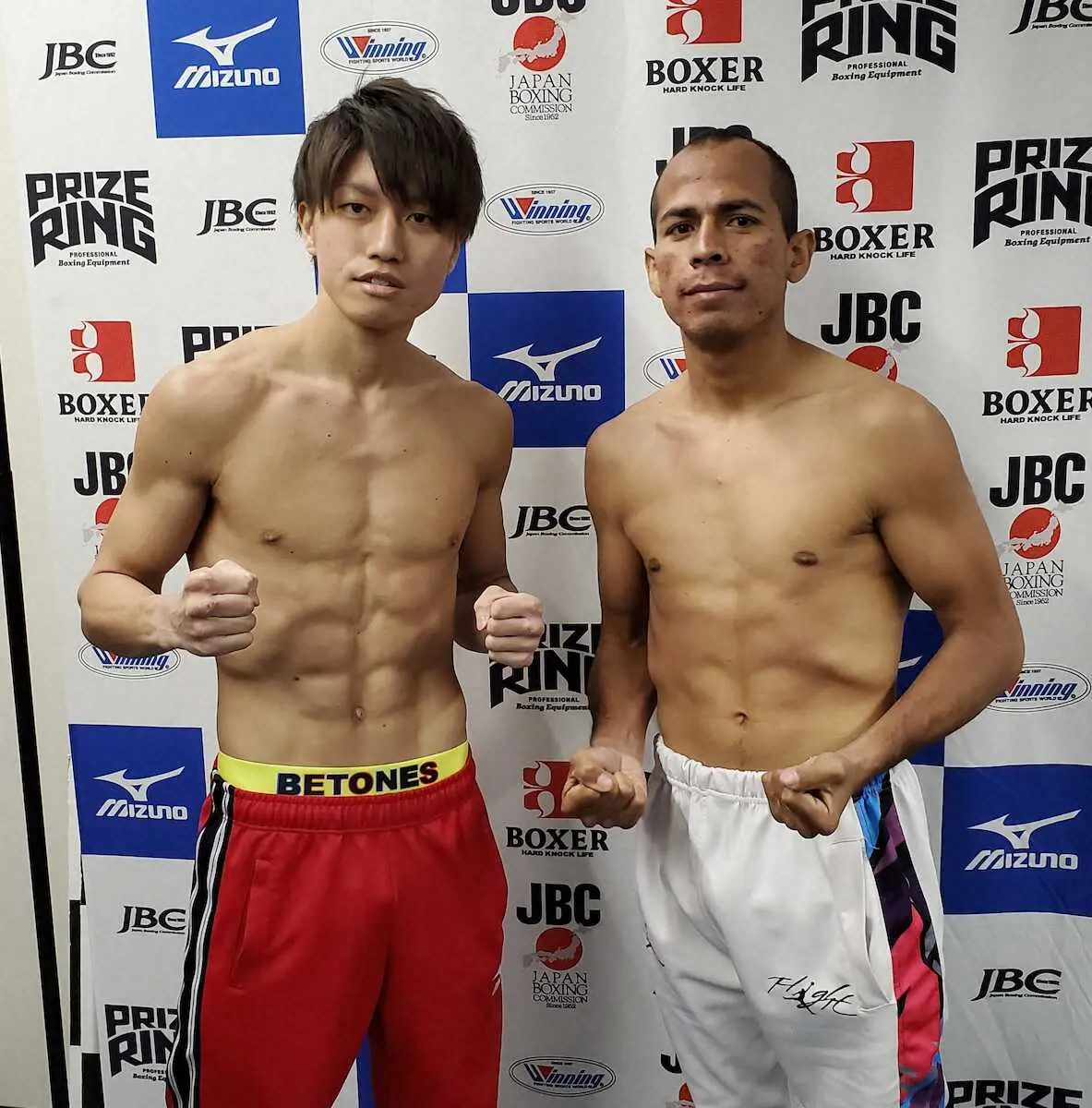 桑原拓（左）とリバス