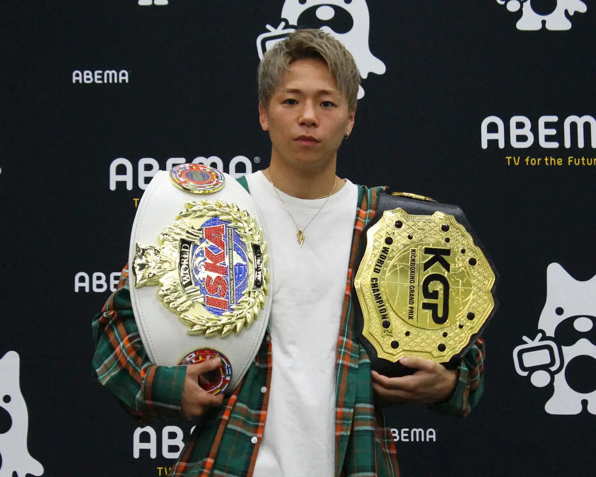 勝利報告会見をした武尊（撮影・酒井卓也）