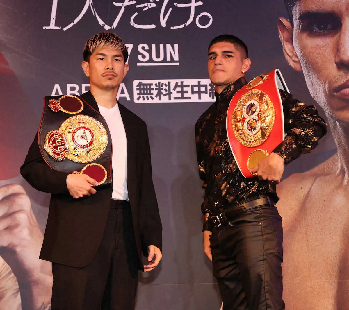 2団体統一戦が決まった井岡（左）とフェルナンド・マルティネス（撮影・西海健太郎）