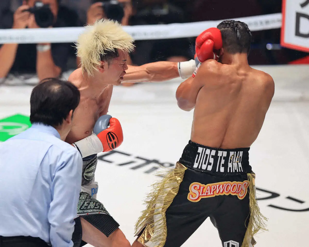 ＜那須川天心×ジョナサン・ロドリゲス＞3R、那須川が左ストレートでTKO勝ち（撮影・篠原岳夫）
