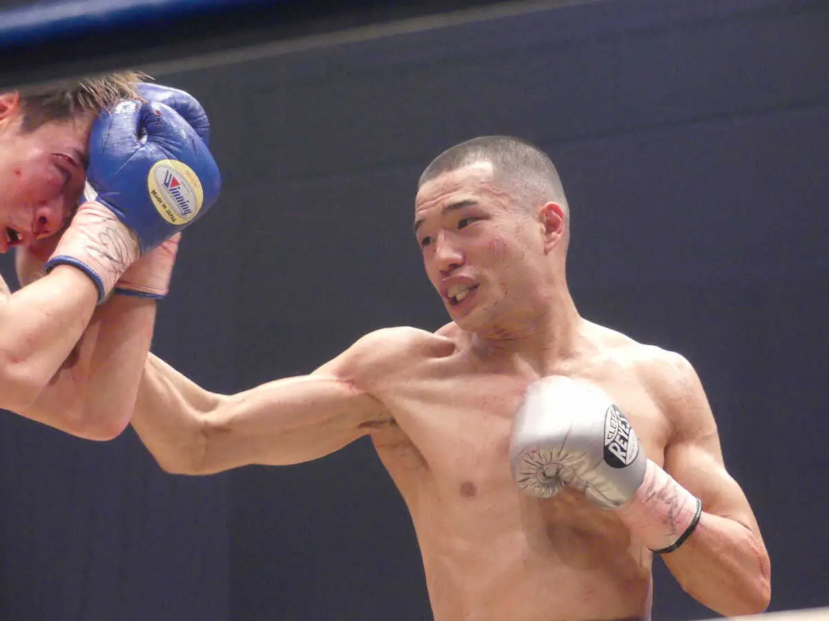 6回TKO勝ちし2度目の防衛に成功した増田