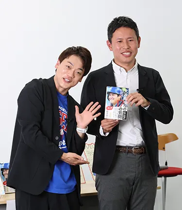 【画像】トークイベントでのおばたのお兄さん（左）と柳原記者