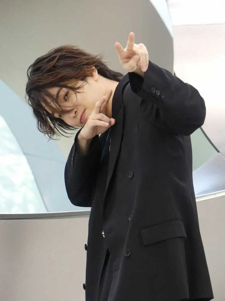 エイベックス入りを発表したカルマ
