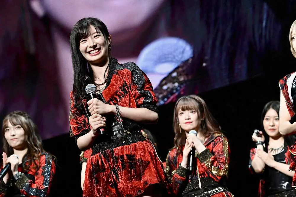 日本武道館公演で卒業を発表したAKB48武藤十夢