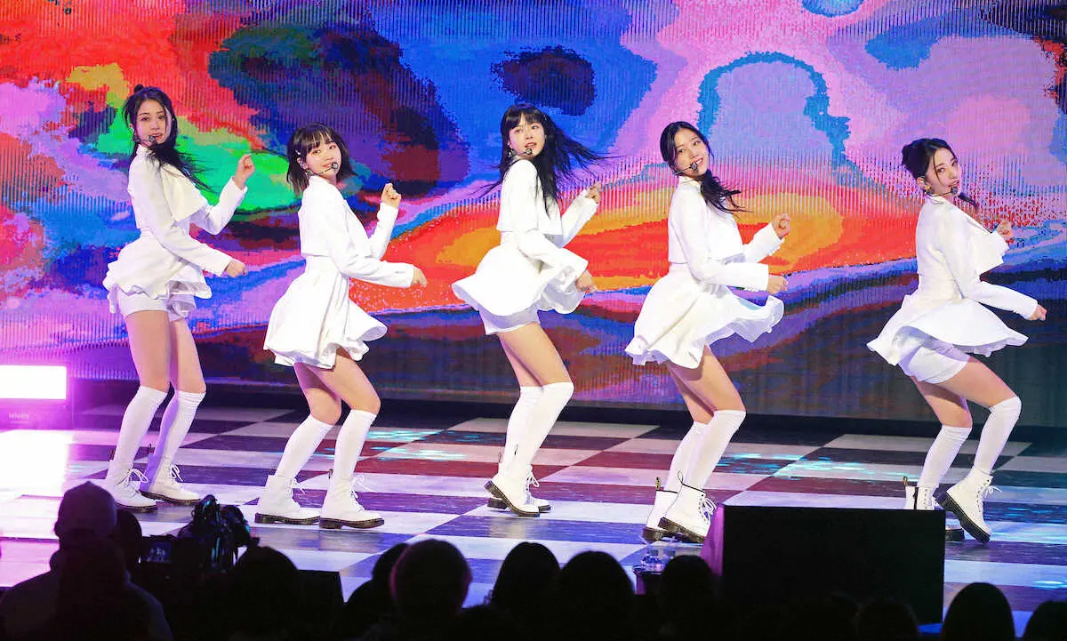 ジャパンデビューショーケースイベントを行ったLE　SSERAFIM　（撮影・西川　祐介）