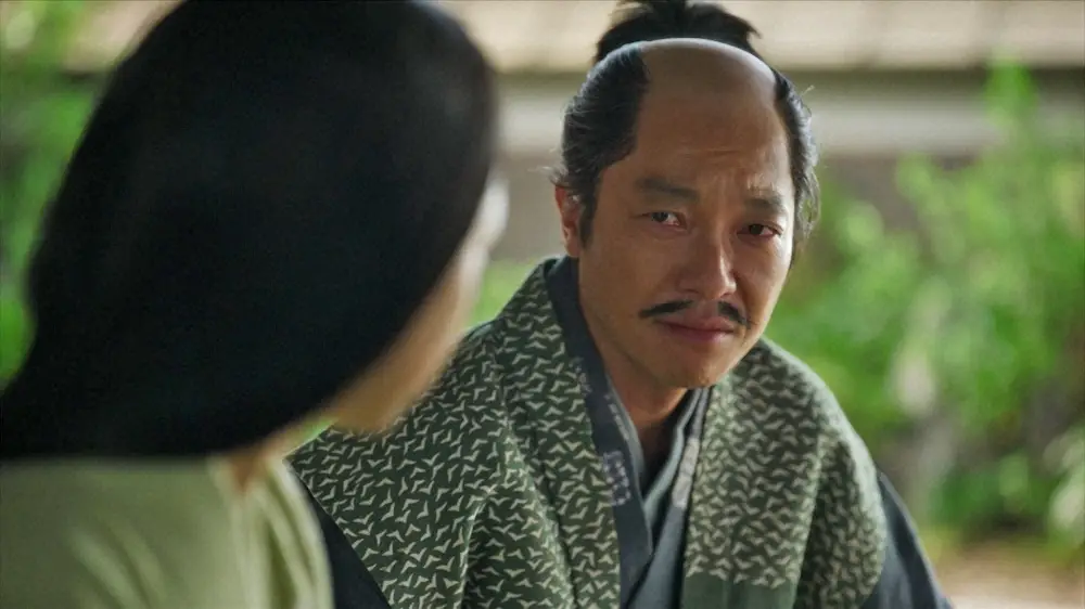 大河ドラマ「どうする家康」第36話。千代（古川琴音）を見つめる鳥居元忠（彦右衛門）（音尾琢真）は…（C）NHK