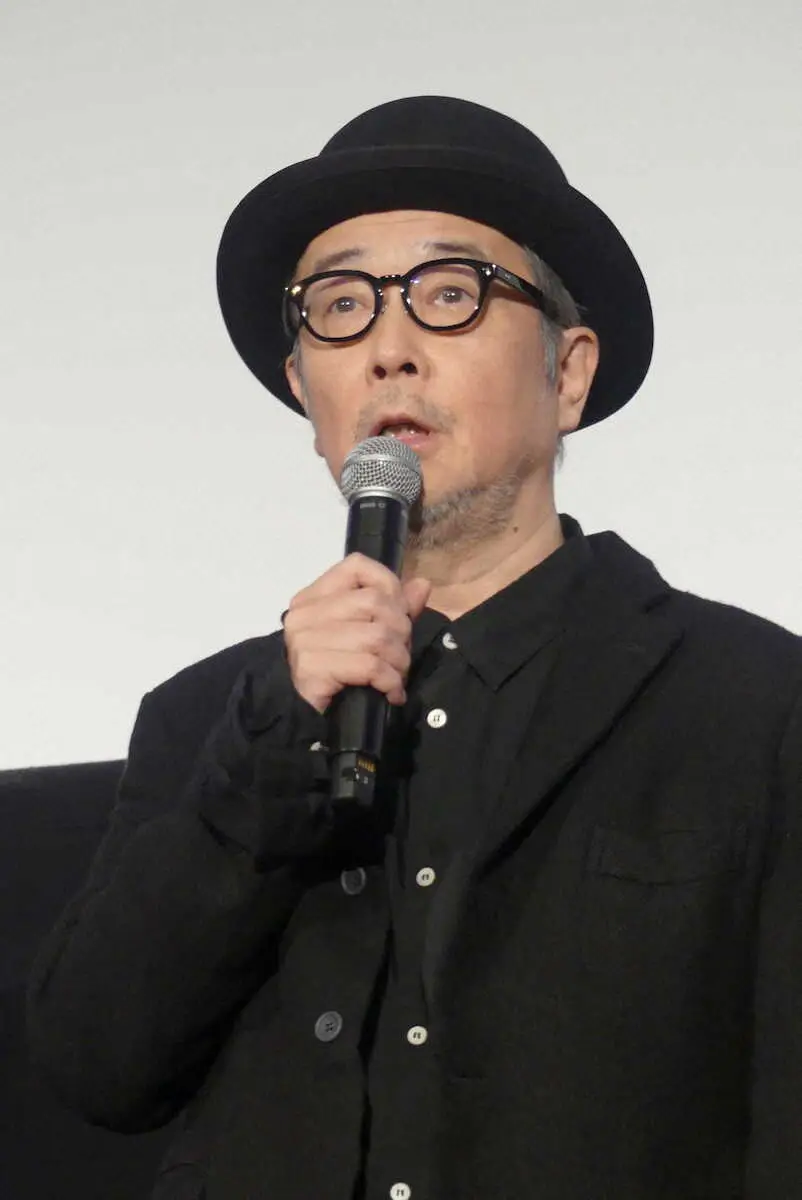 映画「コットンテール」の公開初日舞台あいさつに登場したリリー・フランキー