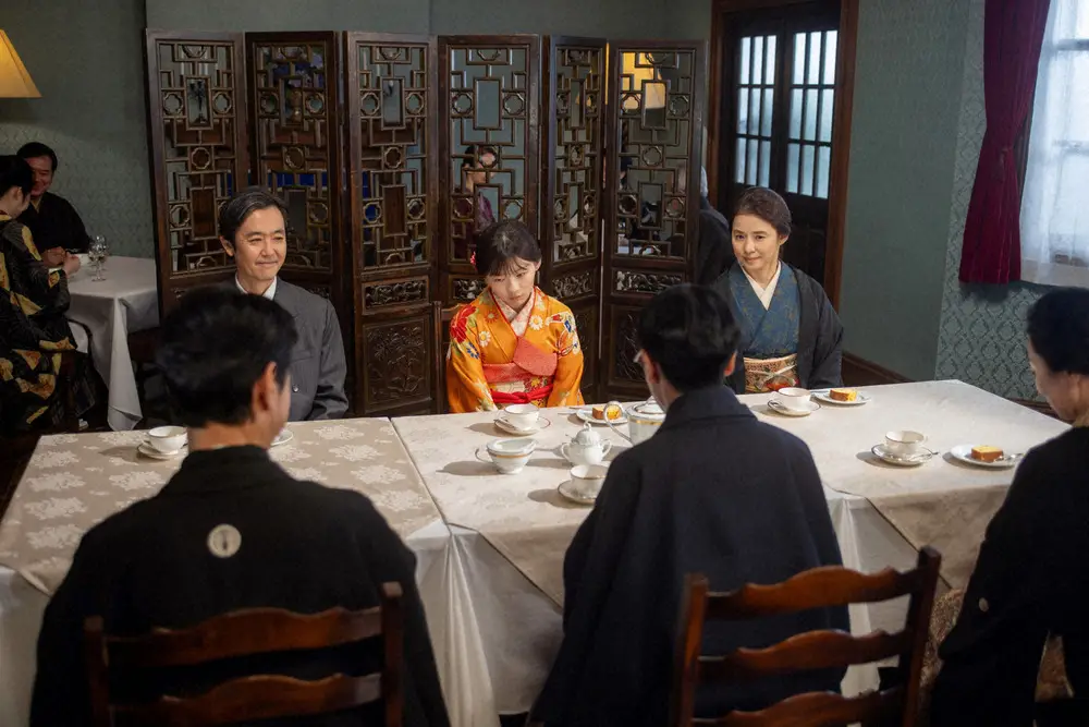 連続テレビ小説「虎に翼」第1話。お見合いをさせられる寅子（伊藤沙莉）（C）NHK