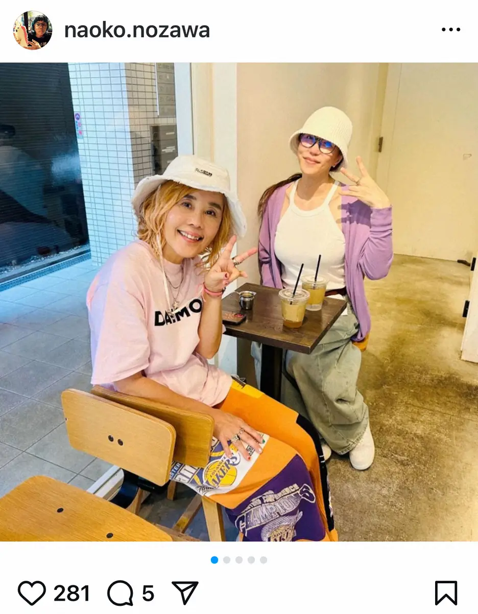 野沢直子のインスタグラム（@naoko.nozawa）より　左から青木さやか、野沢、明石家さんま、清水ミチコ