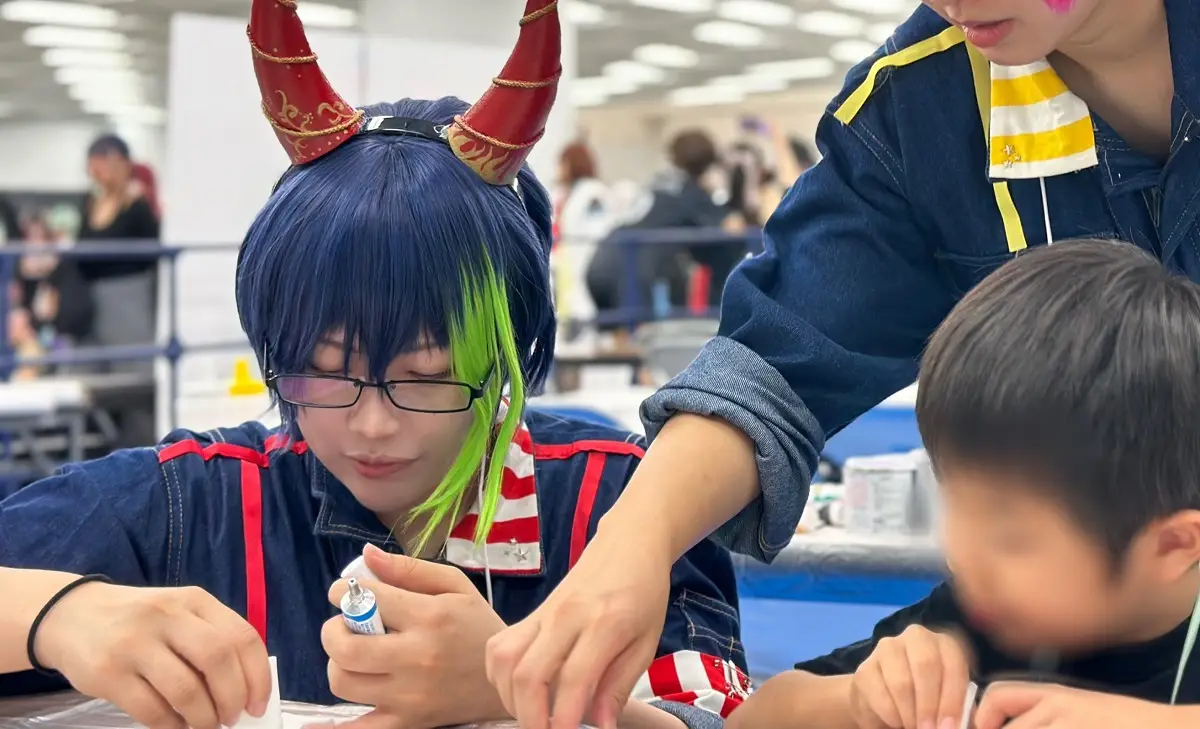 【画像・写真3枚目】東京・池袋で開催された「Ultra acosta!」で子供向けワークショップで講師を務めるみおしさん