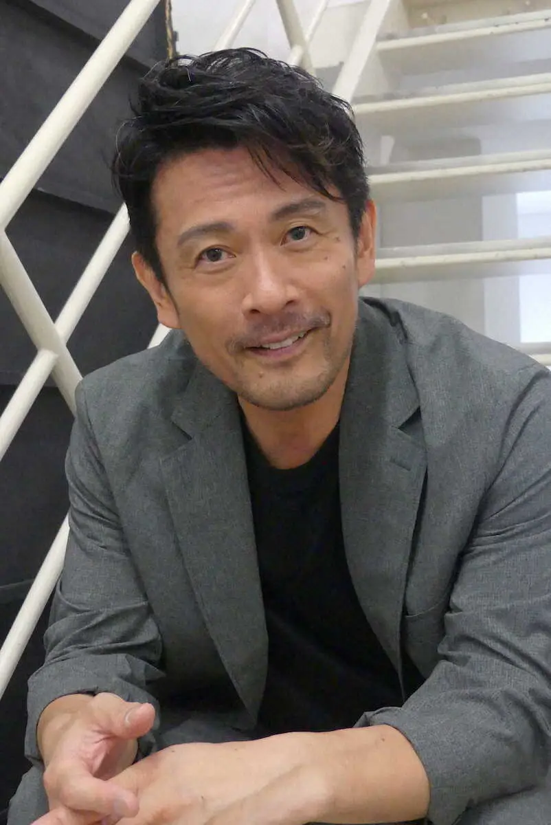 映画「八犬伝」で葛飾北斎役を務める内野聖陽