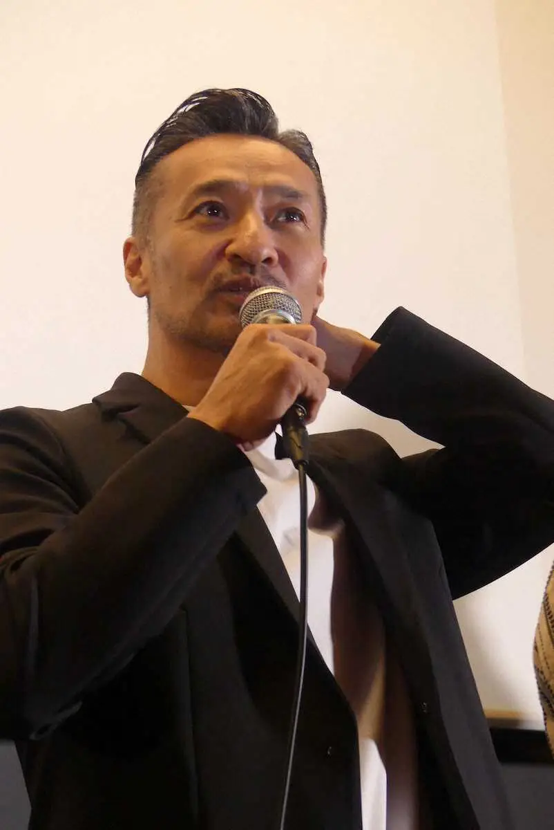 映画「ぴっぱらん！！」の舞台あいさつに登場した山口祥行