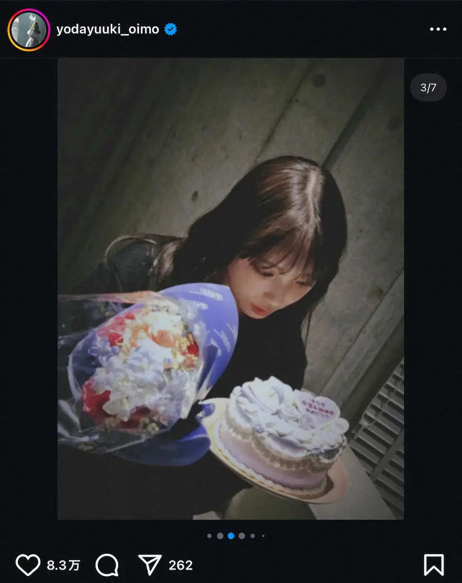 花束と誕生日ケーキとともに…与田祐希公式インスタグラム（＠yodayuuki_oimo）から
