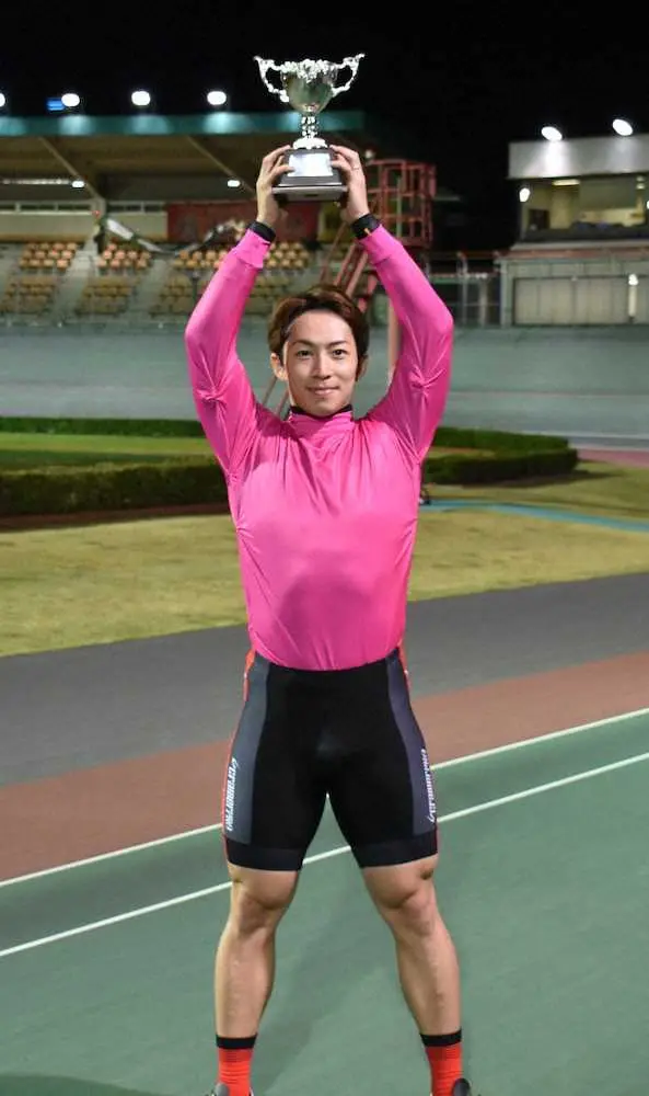 記念初制覇となった坂井洋