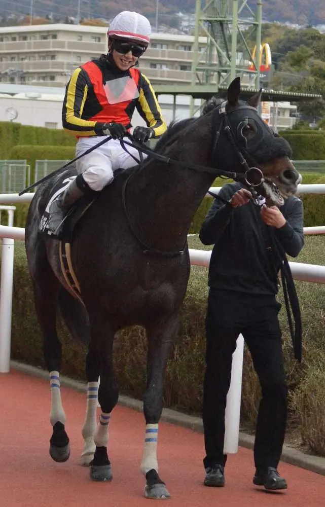 ＜阪神11R・ギャラクシーS＞昨年1月以来の勝利を飾ったバティスティーニ