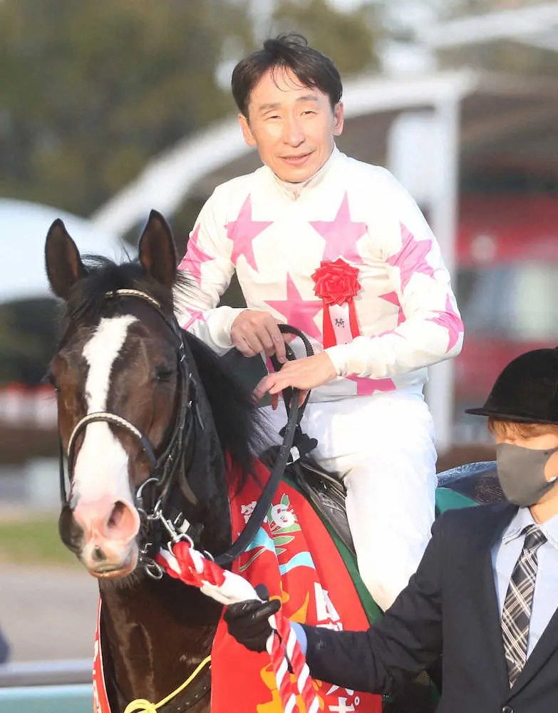 ＜中京11R・シンザン記念＞激戦を制したマテンロウオリオンと横山典（撮影・椎名　航）