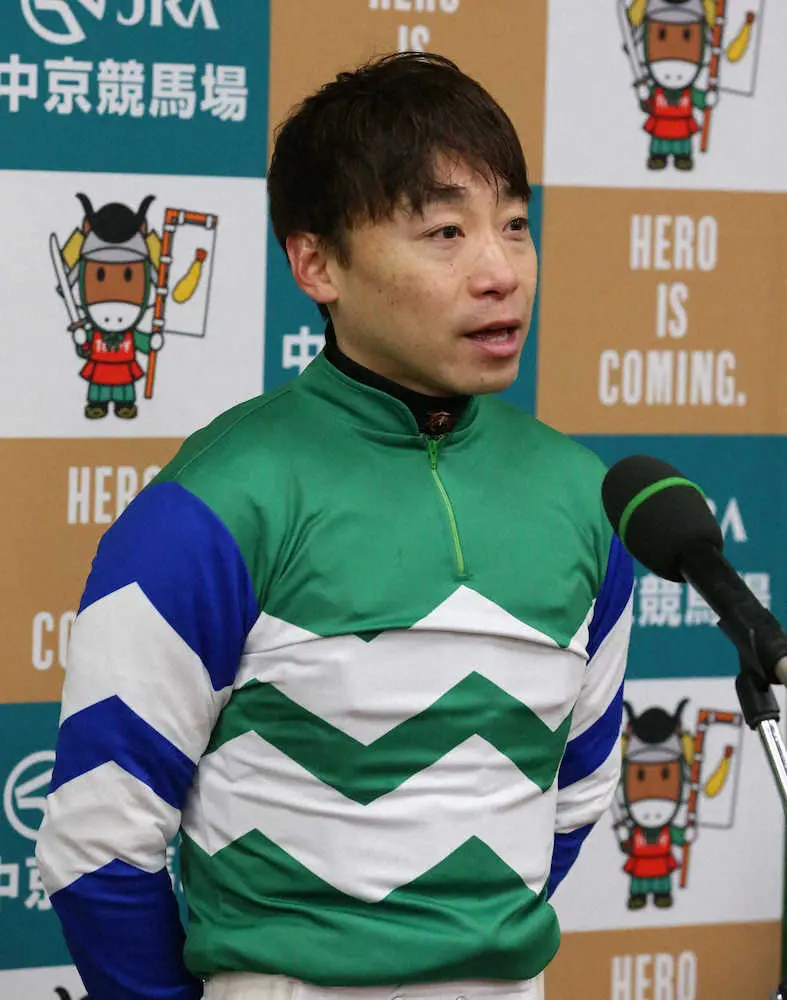 ＜中京11R・シルクロードS＞優勝インタビューを受ける池添（撮影・亀井　直樹）