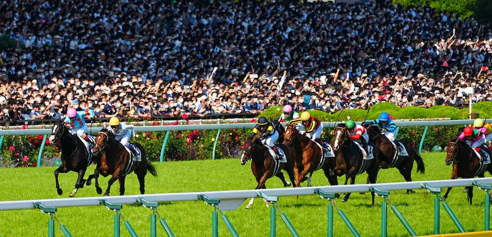 ＜日本ダービー＞ジオグリフ（黒帽と緑帽の間）は7着だった（撮影・郡司　修）