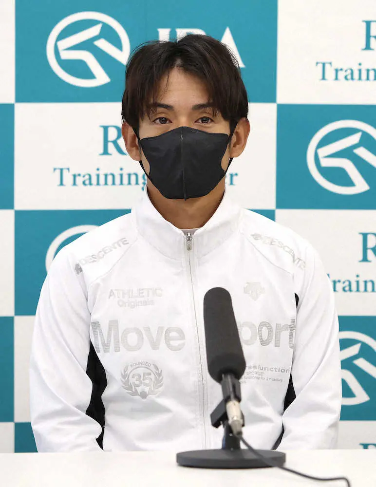 安田記念の共同会見に臨む浜中
