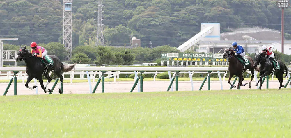 CBC賞で（左から）1着テイエムスパーダ、2着タイセイビジョン、3着アネゴハダ（撮影・中村　達也）