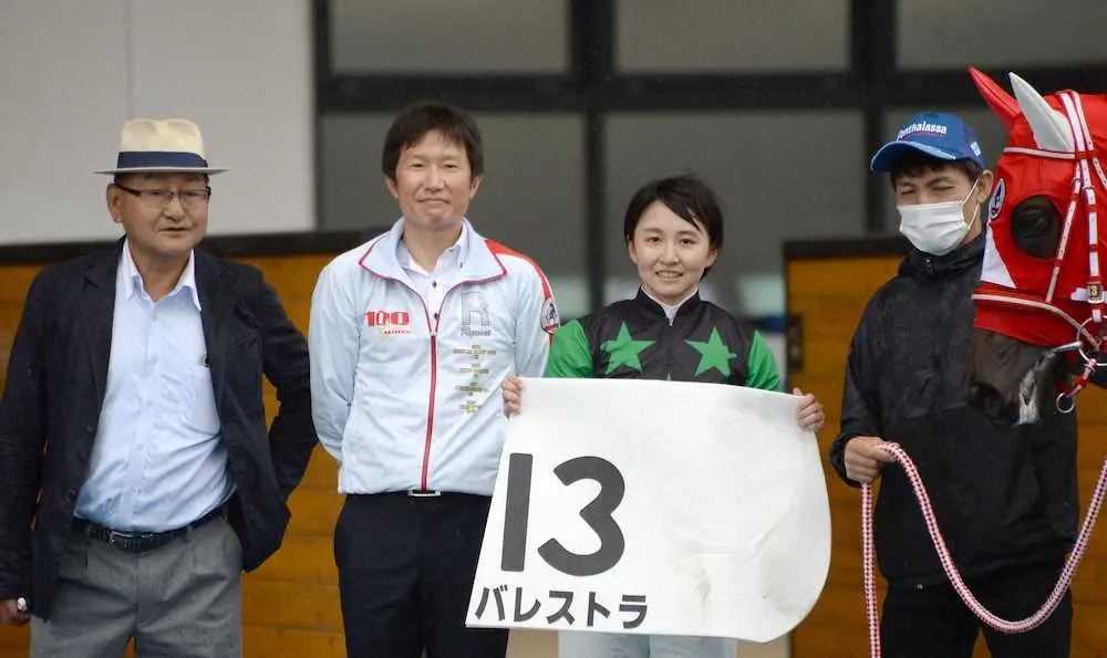 ＜函館6R＞バレストラで逃げ切って勝ち函館3勝目をあげた古川奈（撮影・千葉茂）