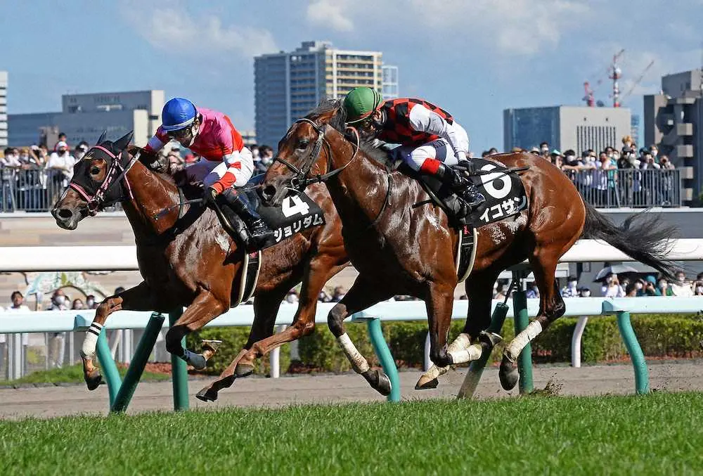 ＜札幌9R・クローバー賞＞逃げ切って勝ったジョリダム＝左（撮影・千葉　茂）