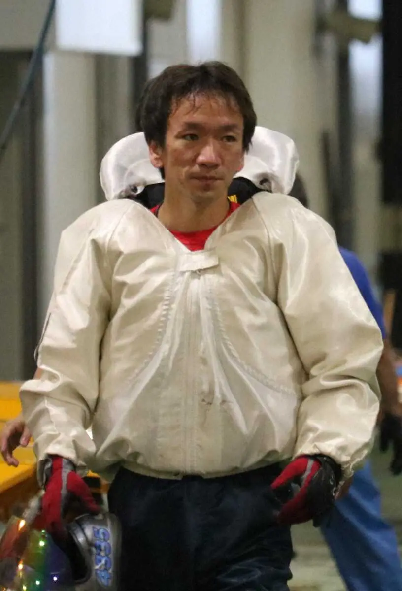 準優12Rでイン逃げを決めた若林