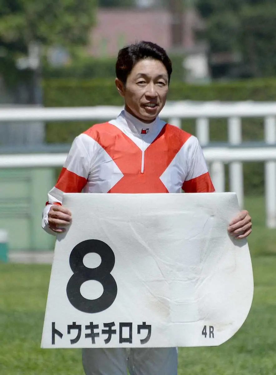 ＜札幌4R＞2Rに続き騎乗機会連勝とした武豊（撮影・千葉　茂）