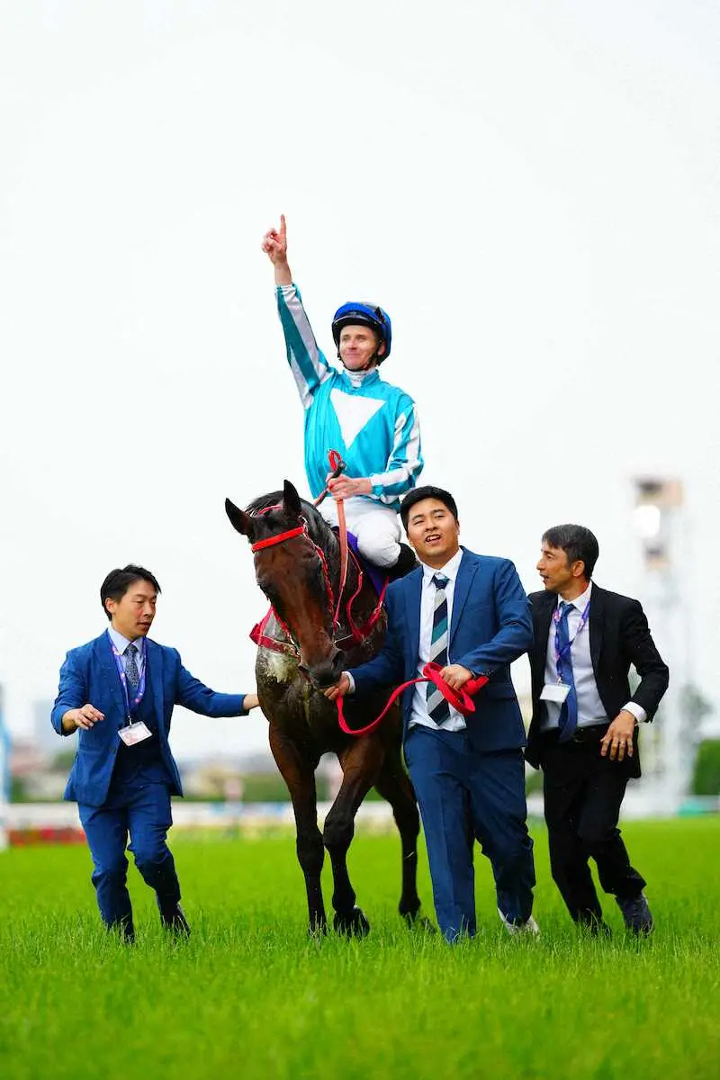 ＜安田記念＞マクドナルド騎乗のロマンチックウォリアー（撮影・河野　光希）