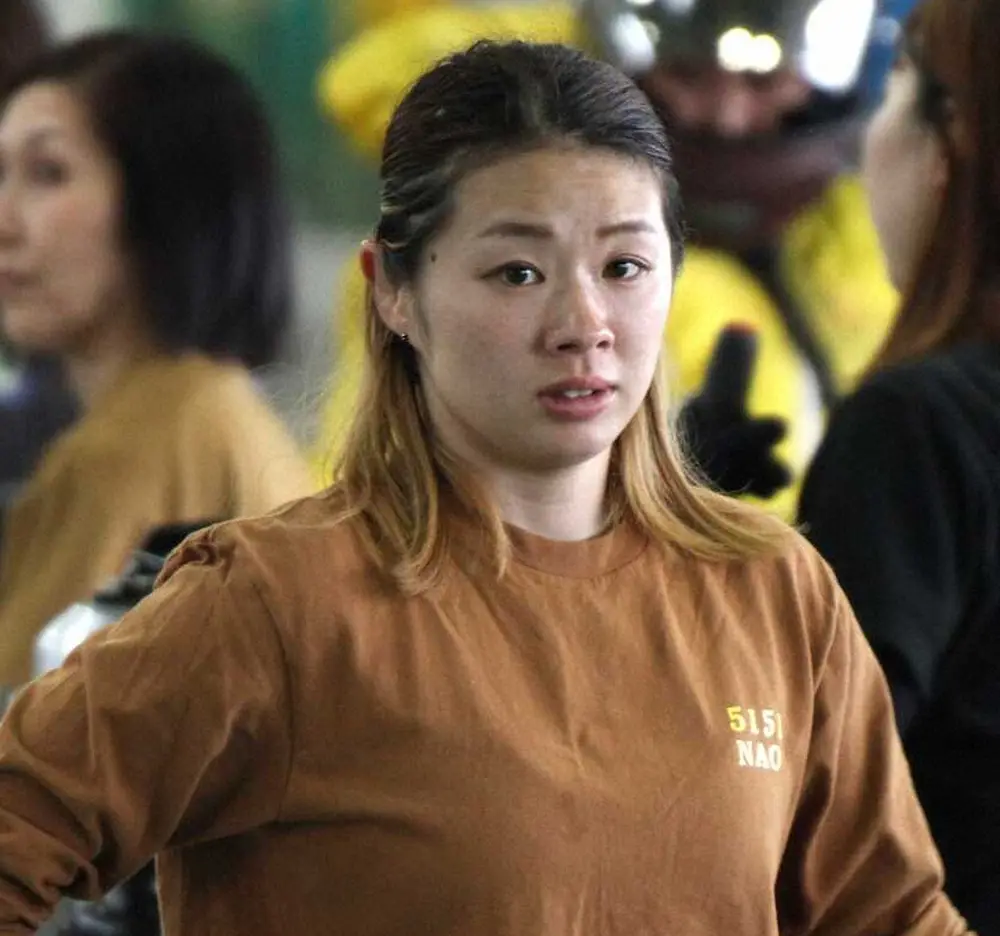 山下奈緒