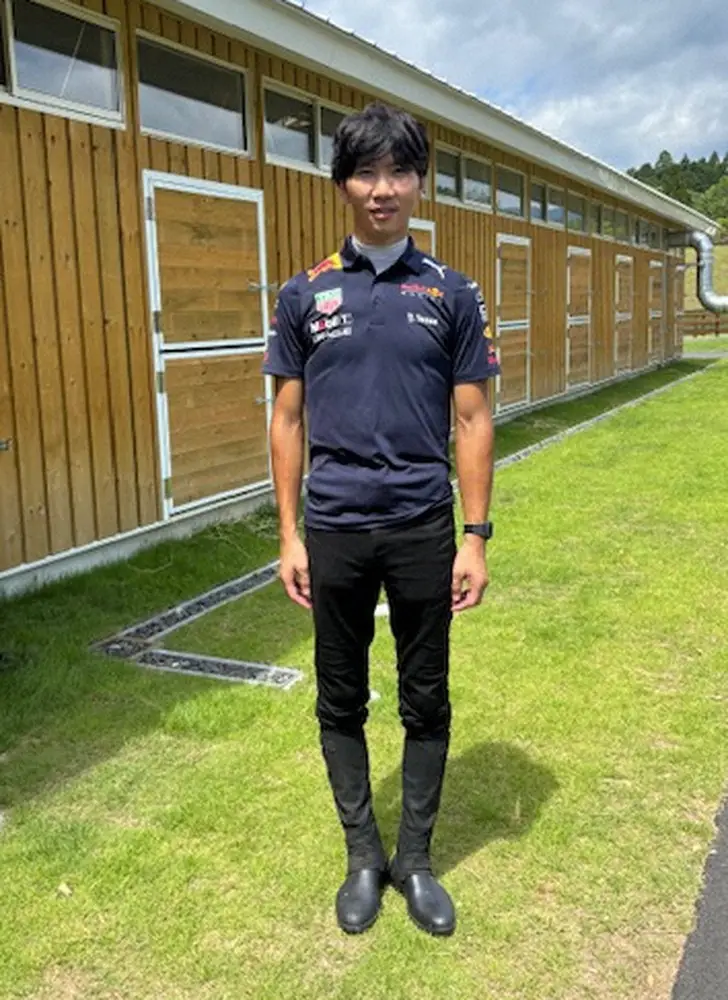 社台ファーム鈴鹿の厩舎長を務める松藤剛さん