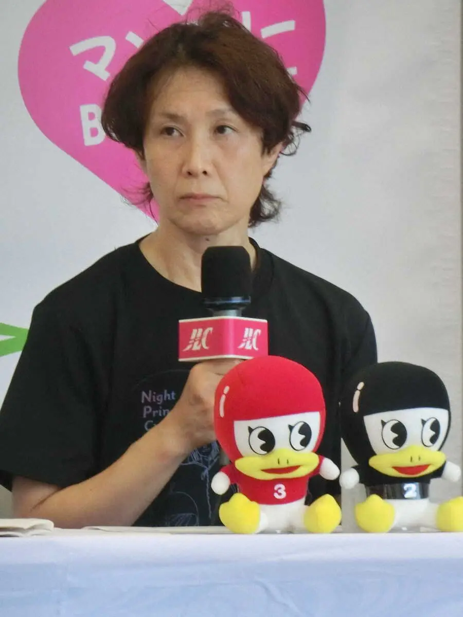 7Rを制し、勝利者インタビューに登場する五反田忍