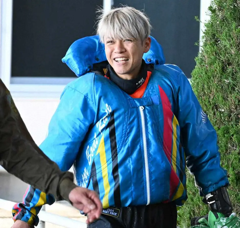 準優勝戦進出を決めて笑顔の平本真之
