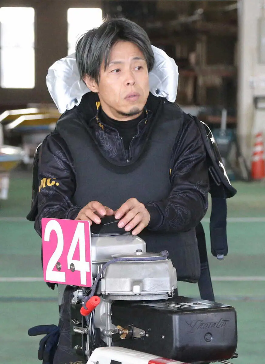 福岡のエース機を引き当てた杉山正樹（撮影・成瀬　徹）